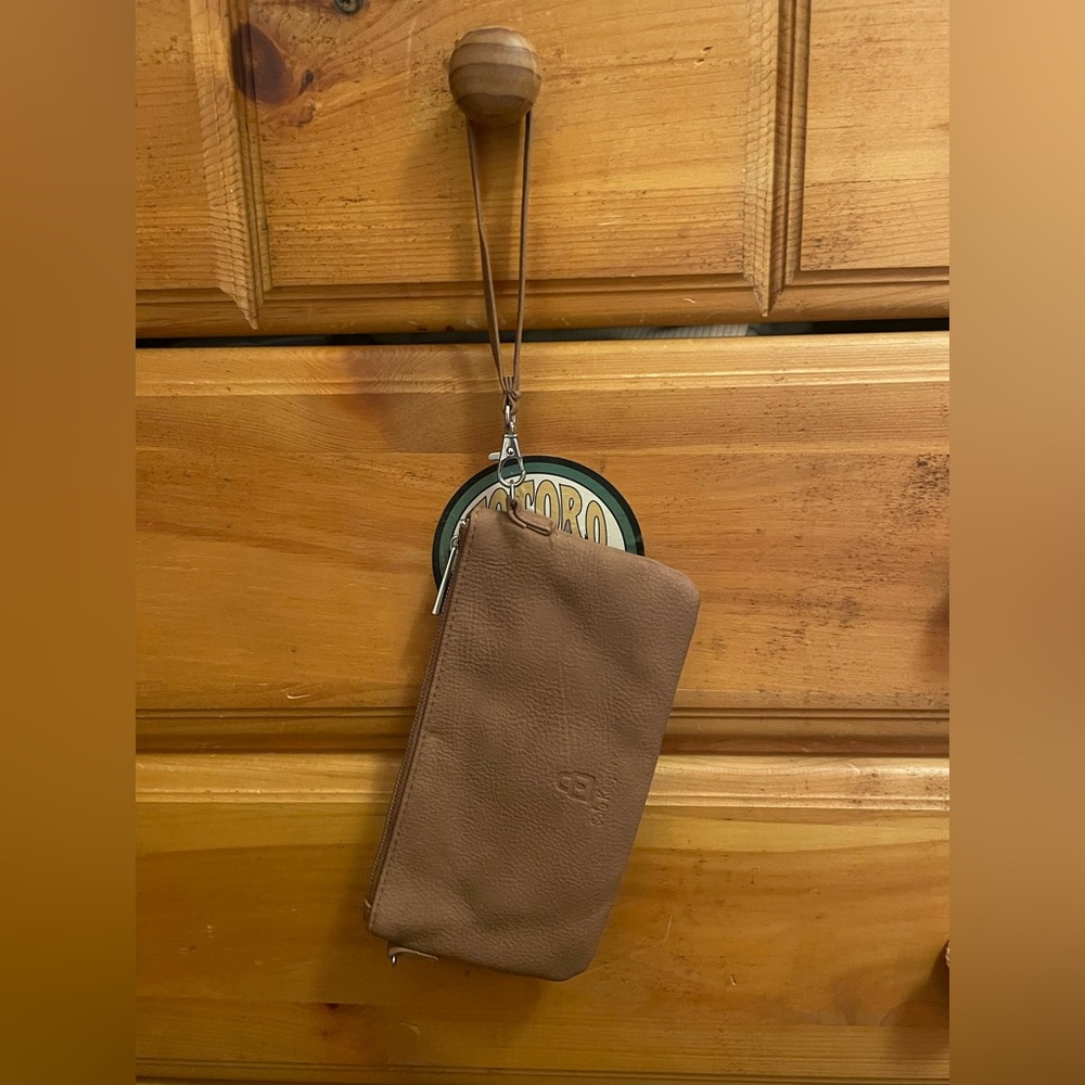NWOT Brown Wristlet - Picture 2 of 6